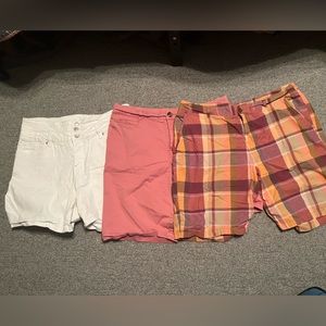 Lot of three pair of Bermuda shorts for women in size 16!
